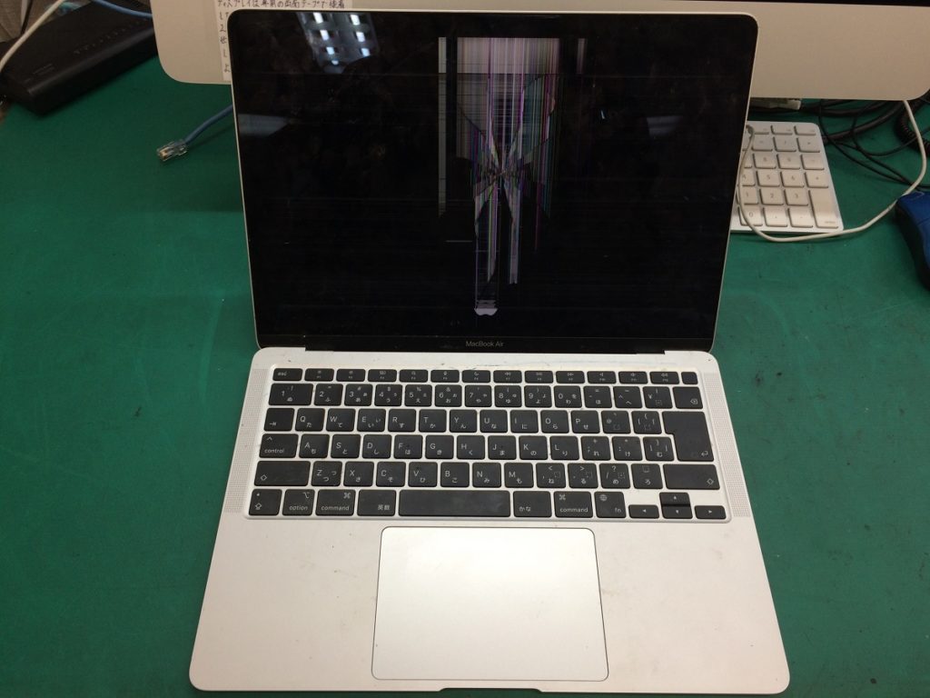 MacBook Air M1 2020 液晶割れ